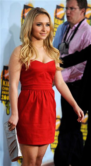 Illustration for article titled Some Fashions At The Kids' Choice Awards Were Surprisingly Childish